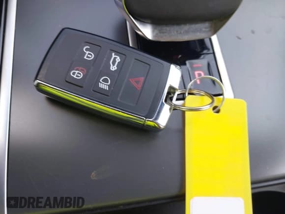 ✅ 2025 Land Rover Range Rover Velar Dynamic SE • VIN: SALYL2EX4SA398296 • Lot: 42346810. Listed on IAAI with 29,485 mi. Free auction sales archive from the USA and detailed vehicle history report at DreamBid. Image 11.