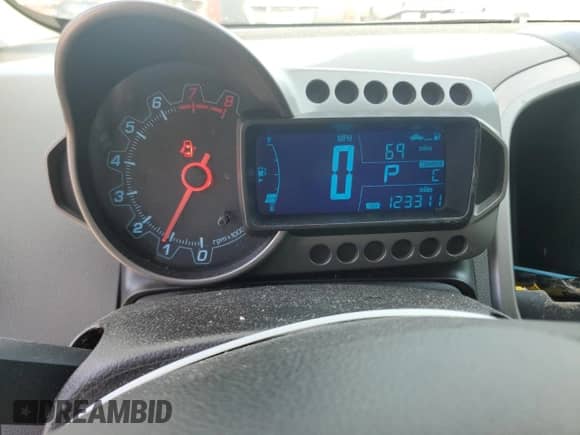 2014 Chevrolet Sonic LT с VIN 1G1JC5SH6E4103878, выставлен на аукционе Copart как лот 67491184 с пробегом 123 311 миль миль и Чистый • Clean title. История ставок и продаж доступна на DreamBid. Изображение 9.