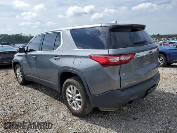 ✅ 2020 Chevrolet Traverse LS • VIN: 1GNERFKW4LJ128179 • Lot: 67110854. Wystawiony na Copart z przebiegiem 104 919 mil. Bezpłatny archiwum sprzedaży aukcyjnych z USA i szczegółowy raport historii pojazdu na DreamBid. Zdjęcie 2.