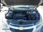 2013 Chevrolet Cruze LS z VIN 1G1PA5SH5D7145164, wystawiony jako IAAI lot #43294377 z przebiegiem 191 872 mil mil oraz . Historia ofert i sprzedaży dostępna na DreamBid. Obrazek 10.