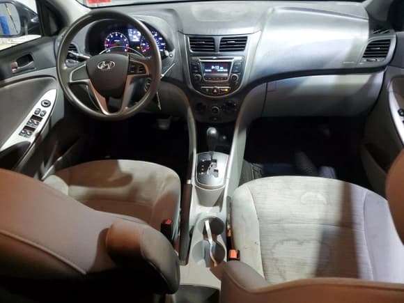 ✅ 2017 Hyundai Accent SE • VIN: KMHCT5AE3HU312695 • Лот: 70917305. Опубликован ранее на Copart с пробегом 120 596 миль. Бесплатный доступ к архиву аукционных продаж из США и подробный отчёт об истории автомобиля на DreamBid. Изображение 8.