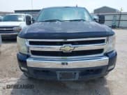 ✅ 2007 Chevrolet Silverado 1500 1LT • VIN: 2GCEC13J971511292 • Lot: 42181818. Wystawiony na IAAI z przebiegiem 239 647 mil. Bezpłatny archiwum sprzedaży aukcyjnych z USA i szczegółowy raport historii pojazdu na DreamBid. Zdjęcie 6.