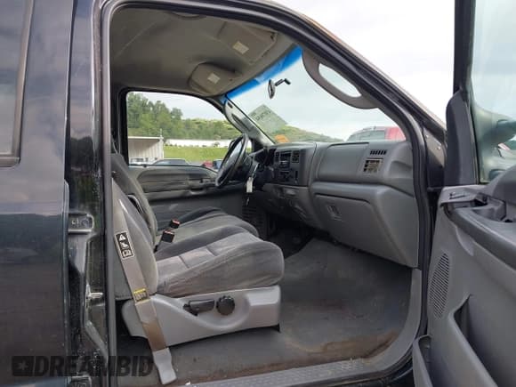 ✅ 2003 Ford F-250 XL • VIN: 1FTNW21S63EA37335 • Lot: 43070654. Listed on IAAI with 158,592 mi. Free auction sales archive from the USA and detailed vehicle history report at DreamBid. Image 5.