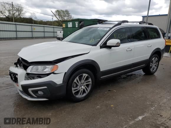 ✅ 2015 Volvo XC70 Premier Plus • VIN: YV4952NCXF1187884 • Lot: 48169014. Listed on Copart with 150,357 mi. Free auction sales archive from the USA and detailed vehicle history report at DreamBid. Image 1.