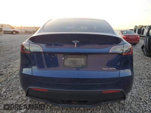 ✅ 2022 Tesla Model Y Long Range • VIN: 7SAYGDEE6NF393251 • Lot: 93039045. Wystawiony na Copart z przebiegiem Nie podano. Bezpłatny archiwum sprzedaży aukcyjnych z USA i szczegółowy raport historii pojazdu na DreamBid. Zdjęcie 6.