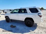 ✅ 2016 Toyota 4Runner SR5 • VIN: JTEZU5JR8G5110051 • Лот: 90890095. Опубликован ранее на Copart с пробегом 131 587 миль. Бесплатный доступ к архиву аукционных продаж из США и подробный отчёт об истории автомобиля на DreamBid. Изображение 2.