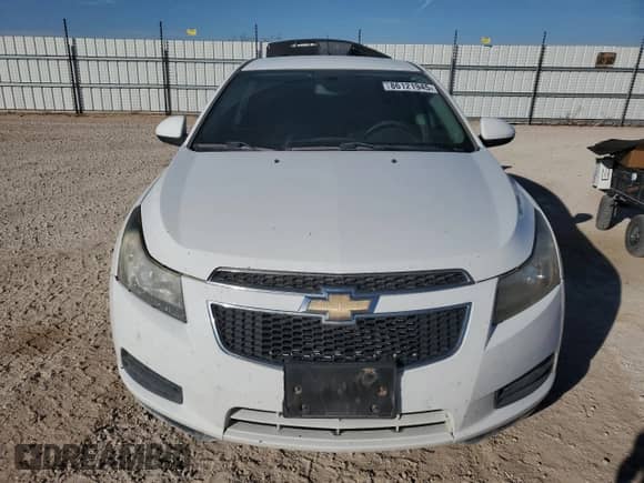 2014 Chevrolet Cruze 1LT z VIN 1G1PC5SB5E7435668, wystawiony jako Copart lot #86121945 z przebiegiem 82 481 mil mil oraz Szkoda całkowita • Salvage title. Historia ofert i sprzedaży dostępna na DreamBid. Obrazek 5.