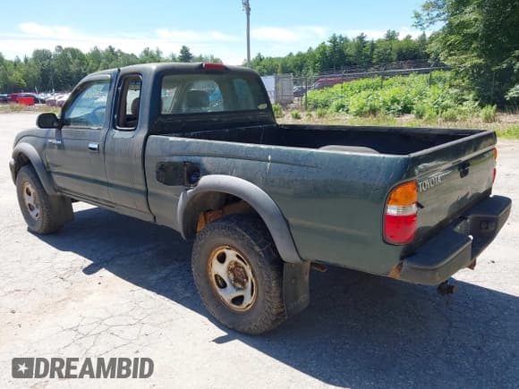 ✅ 2001 Toyota Tacoma • VIN: 5TEWM72N21Z870365 • Lot: 42776470. Listed on IAAI with 244,296 mi. Free auction sales archive from the USA and detailed vehicle history report at DreamBid. Image 3.