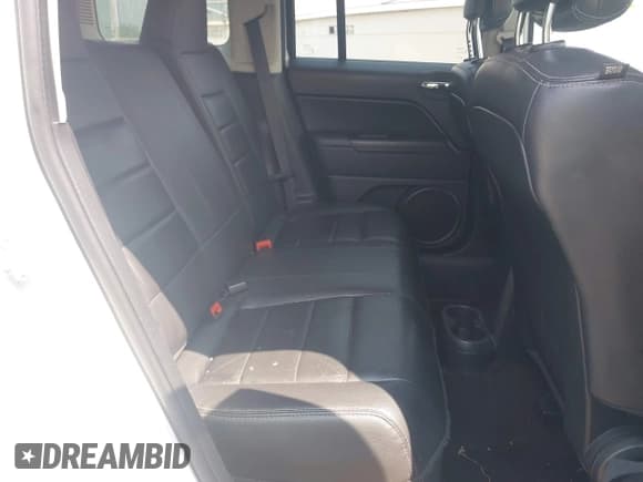 ✅ 2015 Jeep Patriot Latitude • VIN: 1C4NJPFAXFD429224 • Lot: 42477036. Wystawiony na IAAI z przebiegiem 125 900 mil. Bezpłatny archiwum sprzedaży aukcyjnych z USA i szczegółowy raport historii pojazdu na DreamBid. Zdjęcie 8.