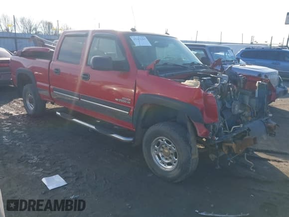 ✅ 2005 Chevrolet Silverado 2500HD LT • VIN: 1GCHK23275F851366 • Lot: 41112367. Wystawiony na IAAI z przebiegiem 300 934 mil. Bezpłatny archiwum sprzedaży aukcyjnych z USA i szczegółowy raport historii pojazdu na DreamBid. Zdjęcie 1.