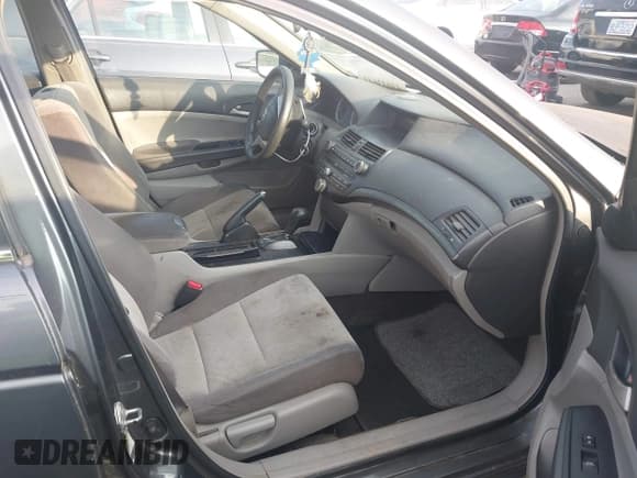 ✅ 2008 Honda Accord LX-P • VIN: 1HGCP26458A063066 • Lot: 43033643. Listed on IAAI with 285,399 mi. Free auction sales archive from the USA and detailed vehicle history report at DreamBid. Image 5.