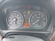 ✅ 2009 BMW 3 Series 328i xDrive • VIN: WBAUU335X9A540197 • Lot: 42552176. Wystawiony na IAAI z przebiegiem 189 121 mil. Bezpłatny archiwum sprzedaży aukcyjnych z USA i szczegółowy raport historii pojazdu na DreamBid. Zdjęcie 7.