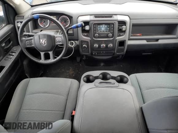 2017 Ram 1500 Express z VIN 1C6RR7FT0HS605652, wystawiony jako Copart lot #86428675 z przebiegiem 77 694 mil mil oraz Czysty tytuł • Clean title. Historia ofert i sprzedaży dostępna na DreamBid. Obrazek 8.