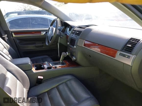 ✅ 2006 Volkswagen Touareg 3.2L V6 • VIN: WVGZG77L66D039202 • Лот: 41722301. Опубликован ранее на IAAI с пробегом 139 276 миль. Бесплатный доступ к архиву аукционных продаж из США и подробный отчёт об истории автомобиля на DreamBid. Изображение 5.