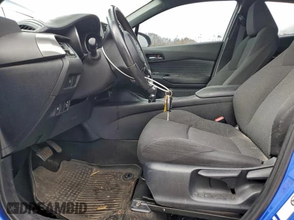 ✅ 2018 Toyota C-HR XLE • VIN: NMTKHMBXXJR024855 • Лот: 94132745. Опубликован ранее на Copart с пробегом 118 738 миль. Бесплатный доступ к архиву аукционных продаж из США и подробный отчёт об истории автомобиля на DreamBid. Изображение 7.