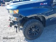 ✅ 2019 Chevrolet Silverado 1500 Custom Trail Boss • VIN: 1GCRYCEF9KZ301587 • Lot: 43449291. Wystawiony na IAAI z przebiegiem 56 383 mil. Bezpłatny archiwum sprzedaży aukcyjnych z USA i szczegółowy raport historii pojazdu na DreamBid. Zdjęcie 19.