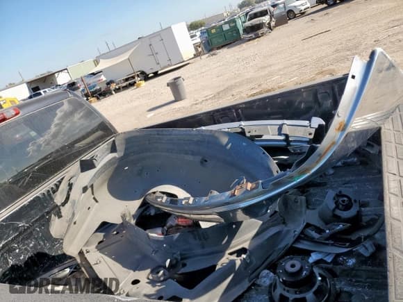 ✅ 2009 GMC Sierra 1500 SL • VIN: 1GTEC19C69Z274148 • Лот: 91084315. Опубликован ранее на Copart с пробегом 292 490 миль. Бесплатный доступ к архиву аукционных продаж из США и подробный отчёт об истории автомобиля на DreamBid. Изображение 12.