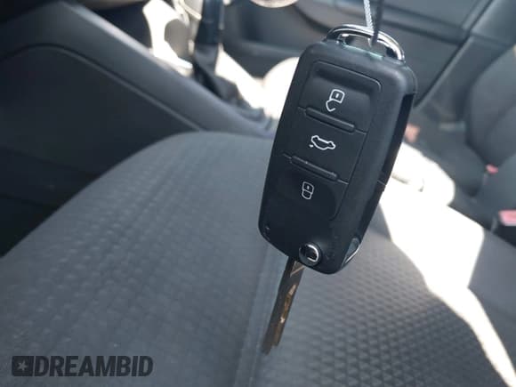 ✅ 2016 Volkswagen Jetta SE • VIN: 3VWD67AJ5GM368680 • Lot: 43682929. Wystawiony na IAAI z przebiegiem 102 108 mil. Bezpłatny archiwum sprzedaży aukcyjnych z USA i szczegółowy raport historii pojazdu na DreamBid. Zdjęcie 11.