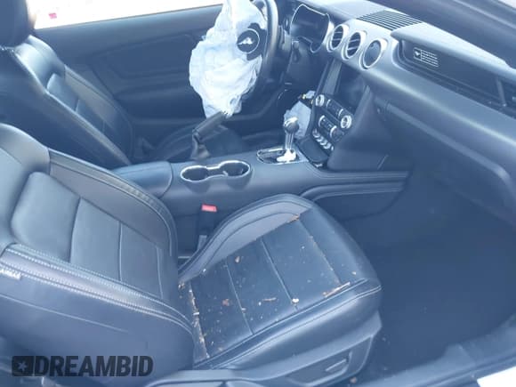 ✅ 2020 Ford Mustang GT • VIN: 1FA6P8CF5L5157752 • Lot: 40629901. Listed on IAAI with 37,450 mi. Free auction sales archive from the USA and detailed vehicle history report at DreamBid. Image 5.