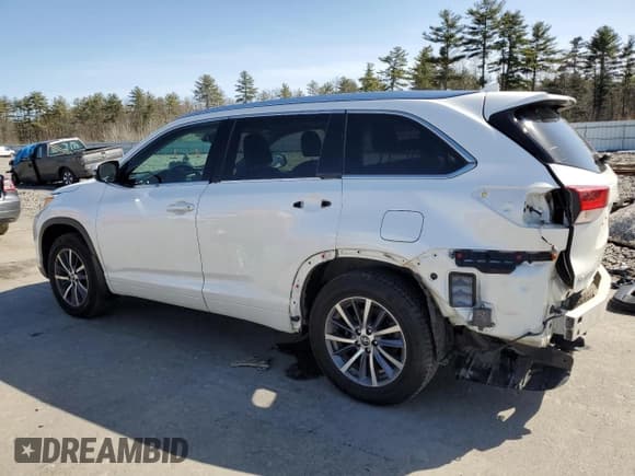 ✅ 2017 Toyota Highlander XLE • VIN: 5TDJZRFH8HS473794 • Lot: 51797145. Listed on Copart with 126,653 mi. Free auction sales archive from the USA and detailed vehicle history report at DreamBid. Image 2.