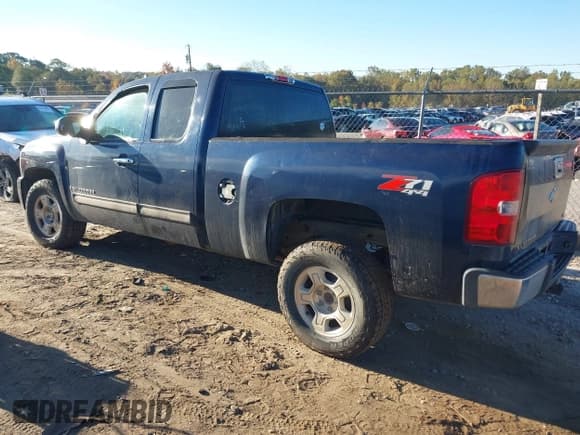 ✅ 2009 Chevrolet Silverado 1500 LT • VIN: 1GCEK29J59Z269174 • Lot: 43498616. Wystawiony na IAAI z przebiegiem 196 894 mil. Bezpłatny archiwum sprzedaży aukcyjnych z USA i szczegółowy raport historii pojazdu na DreamBid. Zdjęcie 3.