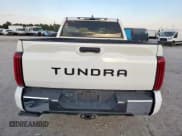 ✅ 2024 Toyota Tundra SR5 • VIN: 5TFLA5AB8RX033100 • Лот: 84614895. Опубликован ранее на Copart с пробегом 28 004 миль. Бесплатный доступ к архиву аукционных продаж из США и подробный отчёт об истории автомобиля на DreamBid. Изображение 6.