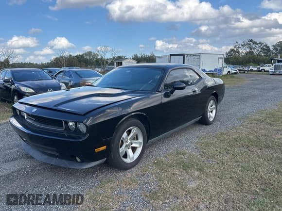 ✅ 2009 Dodge Challenger SE • VIN: 2B3LJ44V89H577103 • Lot: 87474274. Wystawiony na Copart z przebiegiem 172 791 mil. Bezpłatny archiwum sprzedaży aukcyjnych z USA i szczegółowy raport historii pojazdu na DreamBid. Zdjęcie 2.