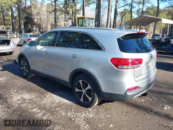 ✅ 2016 Kia Sorento EX • VIN: 5XYPHDA55GG175678 • Lot: 43906570. Listed on IAAI with 136,590 mi. Free auction sales archive from the USA and detailed vehicle history report at DreamBid. Image 3.