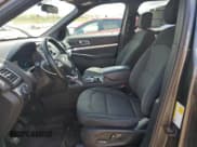 ✅ 2017 Ford Explorer XLT • VIN: 1FM5K8DH4HGC22408 • Lot: 55458745. Wystawiony na Copart z przebiegiem 142 976 mil. Bezpłatny archiwum sprzedaży aukcyjnych z USA i szczegółowy raport historii pojazdu na DreamBid. Zdjęcie 7.