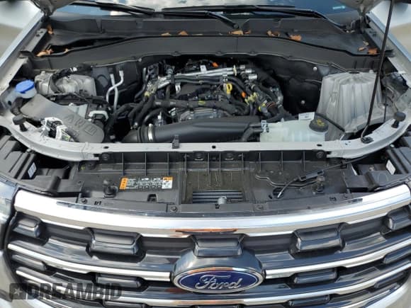 ✅ 2025 Ford Explorer Active • VIN: 1FMUK7DH0SGA37317 • Lot: 70623985. Listed on Copart with 2,662 mi. Free auction sales archive from the USA and detailed vehicle history report at DreamBid. Image 12.