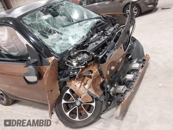 ✅ 2016 Smart fortwo Passion • VIN: WMEFJ5DA0GK060965 • Лот: 42347451. Опубликован ранее на IAAI с пробегом Не указан. Бесплатный доступ к архиву аукционных продаж из США и подробный отчёт об истории автомобиля на DreamBid. Изображение 6.