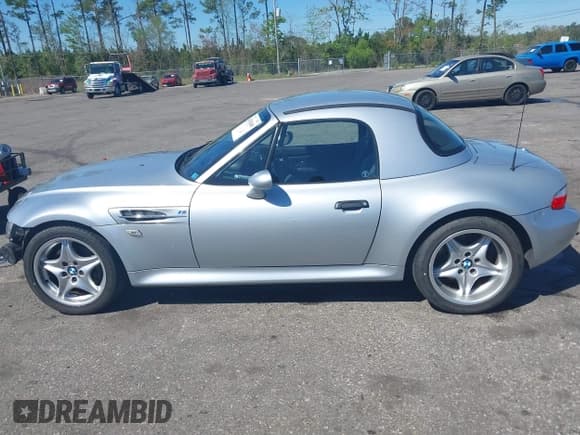 ✅ 1999 BMW Z3 M Roadster • VIN: WBSCK9331XLC87919 • Lot: 41835949. Listed on IAAI with 44,083 mi. Free auction sales archive from the USA and detailed vehicle history report at DreamBid. Image 14.