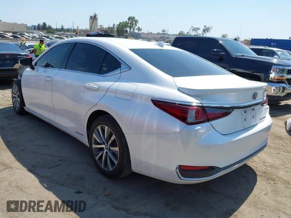 ✅ 2020 Lexus ES 300h • VIN: 58AD21B19LU004900 • Lot: 42773301. Wystawiony na IAAI z przebiegiem 65 847 mil. Bezpłatny archiwum sprzedaży aukcyjnych z USA i szczegółowy raport historii pojazdu na DreamBid. Zdjęcie 3.