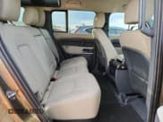 ✅ 2024 Land Rover Defender S • VIN: SALEJ7EX7R2340726 • Lot: 89681765. Wystawiony na Copart z przebiegiem 26 645 mil. Bezpłatny archiwum sprzedaży aukcyjnych z USA i szczegółowy raport historii pojazdu na DreamBid. Zdjęcie 11.