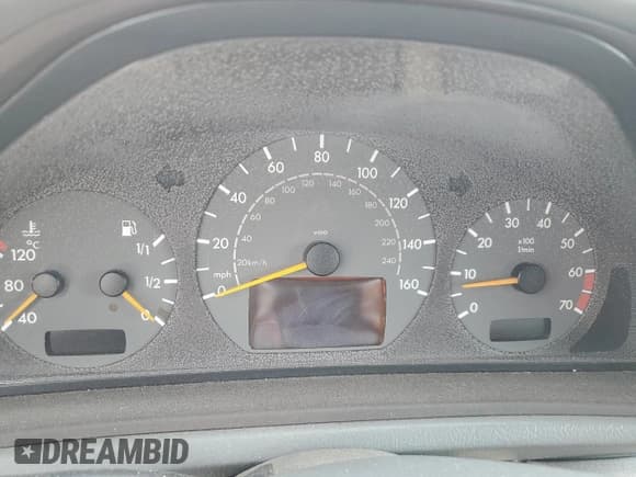 ✅ 2001 Mercedes-Benz CLK 320/430 • VIN: WDBLK70G41T064893 • Лот: 49571575. Опубликован ранее на Copart с пробегом Не указан. Бесплатный доступ к архиву аукционных продаж из США и подробный отчёт об истории автомобиля на DreamBid. Изображение 9.