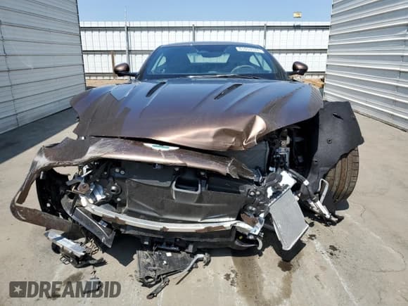 ✅ 2024 Aston Martin DB12 • VIN: SCFRMFFW3RGL12944 • Lot: 61053374. Wystawiony na Copart z przebiegiem 472 mil. Bezpłatny archiwum sprzedaży aukcyjnych z USA i szczegółowy raport historii pojazdu na DreamBid. Zdjęcie 5.