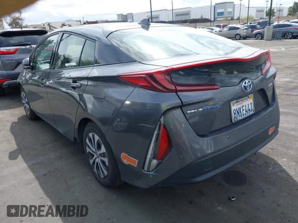 ✅ 2020 Toyota Prius LE • VIN: JTDKARFP0L3135979 • Лот: 41935189. Опубликован ранее на IAAI с пробегом 73 372 миль. Бесплатный доступ к архиву аукционных продаж из США и подробный отчёт об истории автомобиля на DreamBid. Изображение 3.