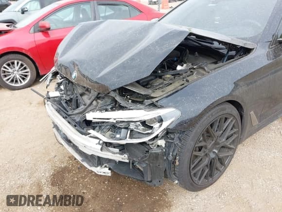 ✅ 2018 BMW 5 Series M550i xDrive • VIN: WBAJB9C53JB286746 • Lot: 42303002. Listed on IAAI with 81,039 mi. Free auction sales archive from the USA and detailed vehicle history report at DreamBid. Image 19.