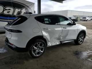 2024 Dodge Hornet R/T z VIN ZACPDFCW1R3A28605, wystawiony jako Copart lot #63086245 z przebiegiem 17 740 mil mil oraz Szkoda całkowita • Salvage title. Historia ofert i sprzedaży dostępna na DreamBid. Obrazek 3.