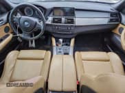 ✅ 2012 BMW X5 M • VIN: 5YMGY0C50CLK27200 • Lot: 95236795. Wystawiony na Copart z przebiegiem 159 783 mil. Bezpłatny archiwum sprzedaży aukcyjnych z USA i szczegółowy raport historii pojazdu na DreamBid. Zdjęcie 8.