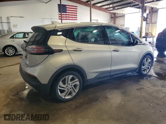 ✅ 2023 Chevrolet Bolt EV 1LT • VIN: 1G1FW6S04P4157051 • Lot: 69250385. Wystawiony na Copart z przebiegiem 79 768 mil. Bezpłatny archiwum sprzedaży aukcyjnych z USA i szczegółowy raport historii pojazdu na DreamBid. Zdjęcie 3.