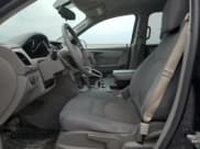 ✅ 2015 Chevrolet Traverse LS • VIN: 1GNKRFED3FJ375498 • Lot: 56165484. Wystawiony na Copart z przebiegiem 110 595 mil. Bezpłatny archiwum sprzedaży aukcyjnych z USA i szczegółowy raport historii pojazdu na DreamBid. Zdjęcie 7.