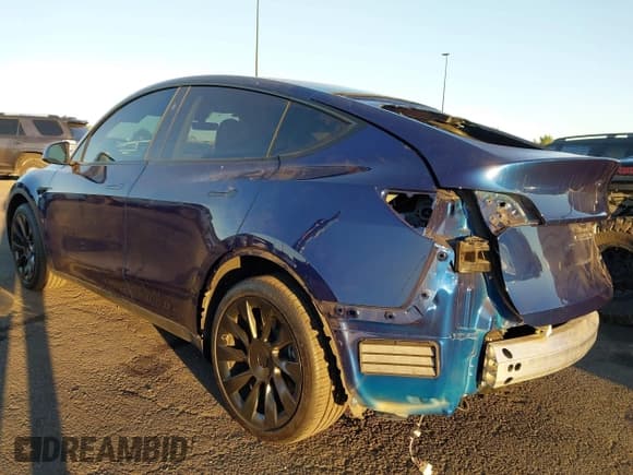 ✅ 2023 Tesla Model Y Long Range • VIN: 7SAYGDEE0PF929050 • Lot: 43544847. Listed on IAAI with 41,002 mi. Free auction sales archive from the USA and detailed vehicle history report at DreamBid. Image 3.