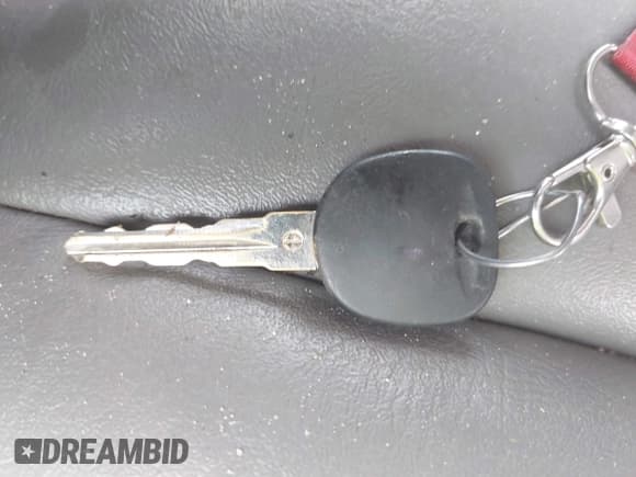 ✅ 2013 Chevrolet Express Cargo • VIN: 1GCWGFCA0D1137033 • Lot: 42897883. Listed on IAAI with 149,255 mi. Free auction sales archive from the USA and detailed vehicle history report at DreamBid. Image 11.