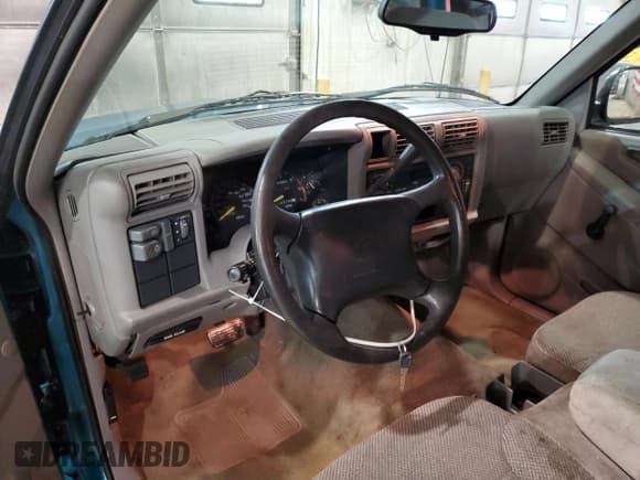 ✅ 1995 Chevrolet S-10 LS • VIN: 1GCCS19Z6S8140735 • Лот: 48397163. Опубликован ранее на Copart с пробегом 143 769 миль. Бесплатный доступ к архиву аукционных продаж из США и подробный отчёт об истории автомобиля на DreamBid. Изображение 8.