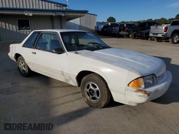 ✅ 1993 Ford Mustang LX • VIN: 1FACP40M4PF170829 • Lot: 81403764. Listed on Copart with 594,593 mi. Free auction sales archive from the USA and detailed vehicle history report at DreamBid. Image 4.