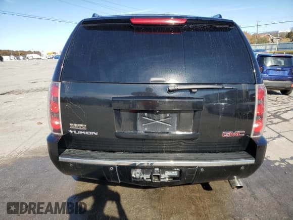 ✅ 2013 GMC Yukon Denali • VIN: 1GKS2EEFXDR136252 • Lot: 93133415. Listed on Copart with 111,575 mi. Free auction sales archive from the USA and detailed vehicle history report at DreamBid. Image 6.