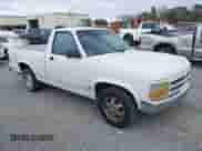 1996 Dodge Dakota z VIN 1B7FL26XXTS665546, wystawiony jako IAAI lot #41009915 z przebiegiem 84 332 mil mil oraz . Historia ofert i sprzedaży dostępna na DreamBid. Obrazek 1.