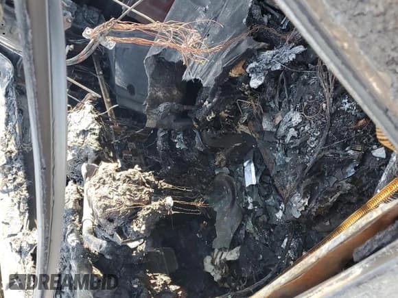 ✅ 2015 Hyundai Sonata Sport • VIN: 5NPE34AF7FH098351 • Лот: 85096385. Опубликован ранее на Copart с пробегом Не указан. Бесплатный доступ к архиву аукционных продаж из США и подробный отчёт об истории автомобиля на DreamBid. Изображение 8.