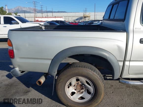 ✅ 2004 Toyota Tacoma PreRunner • VIN: 5TEGM92N74Z370030 • Lot: 43864706. Listed on IAAI with 348,118 mi. Free auction sales archive from the USA and detailed vehicle history report at DreamBid. Image 14.